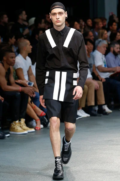 Look 33